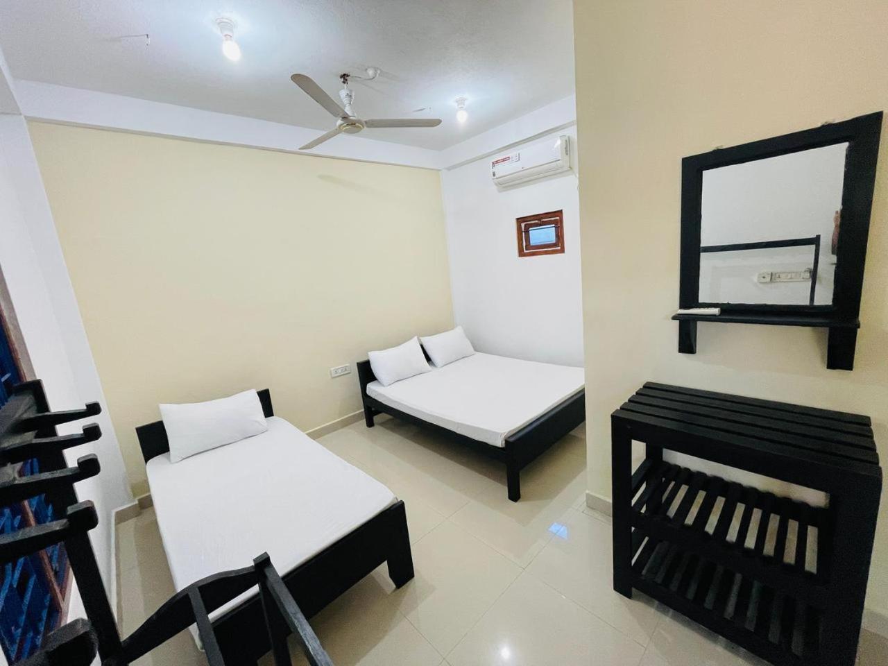 Natraj Guest House Trincomalee Eksteriør bilde