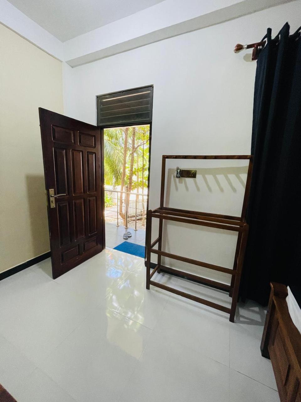 Natraj Guest House Trincomalee Eksteriør bilde